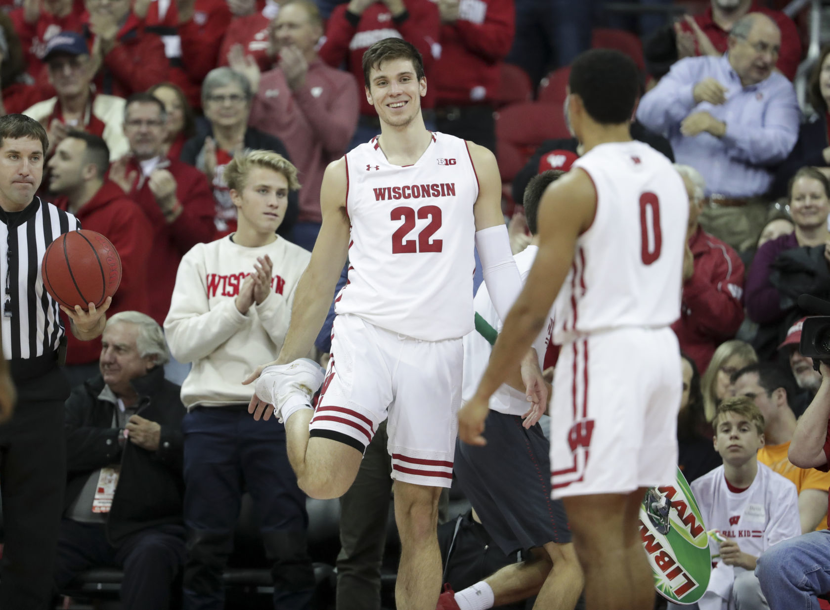 Badgers 96, Huskies 59